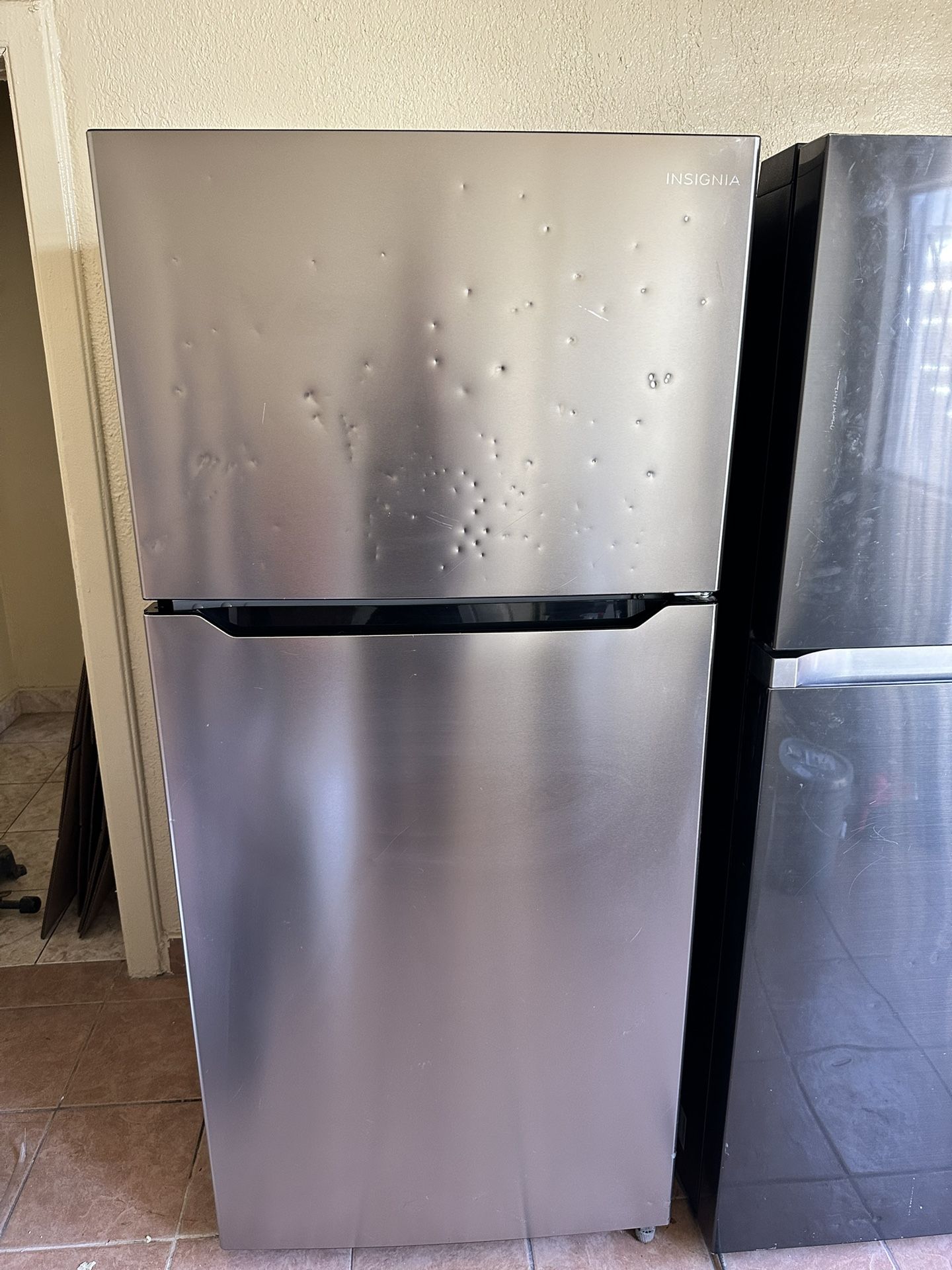 Insignia Refrigerator 
