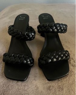 BLACK HEELS