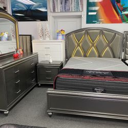 5PC Bedroom Set With LED Lights On Sale Now $2,499!/¡Juego de dormitorio de 5 piezas con luces LED a la venta ahora por $2,499!