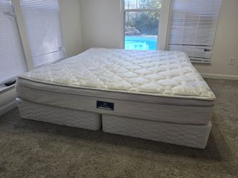 KING SIZE BED BY SERTA MATTRESS 