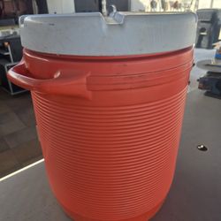Water container