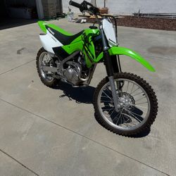 2022 kawasaki KLX140l