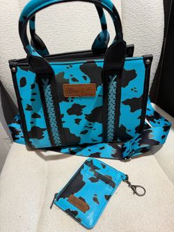 Wrangler tote with card holder