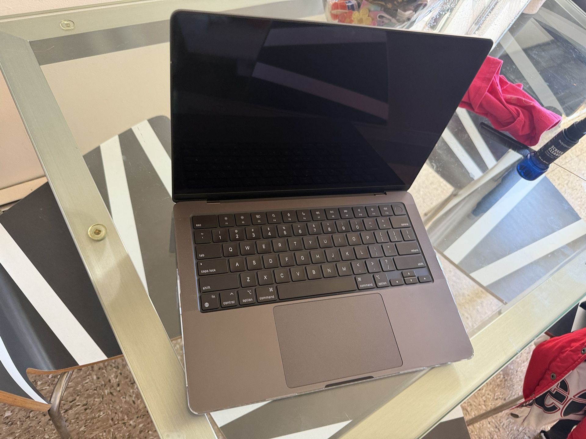 MacBook Pro M3 14”