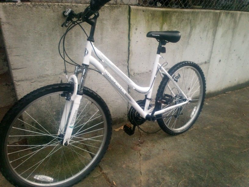 Roadrunner Mountain bike White 21:Speed