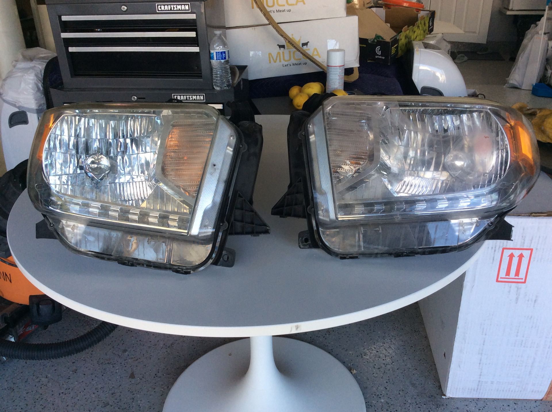 2015 Toyota Tundra Headlight set for $210 dollars