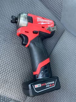 Milwaukee m12 surge drill