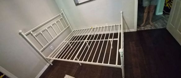 Full Size White Metal Bed Frame with Headboard