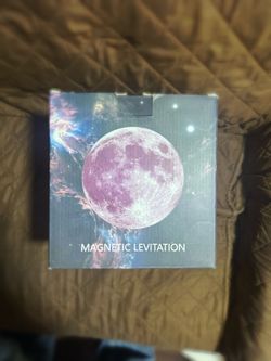 Levitating Moon Lamp 