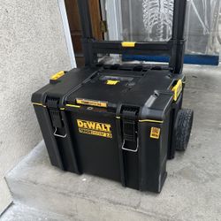 New Dewalt Thought System 2.0 Dolly Tool Box 