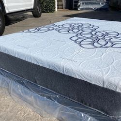 Queen Bamboo Cool Gel Memory Foam!!