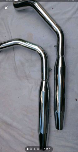 Harley Davidson OEM exhaust system great shape, complete as shown, fits several years and engines