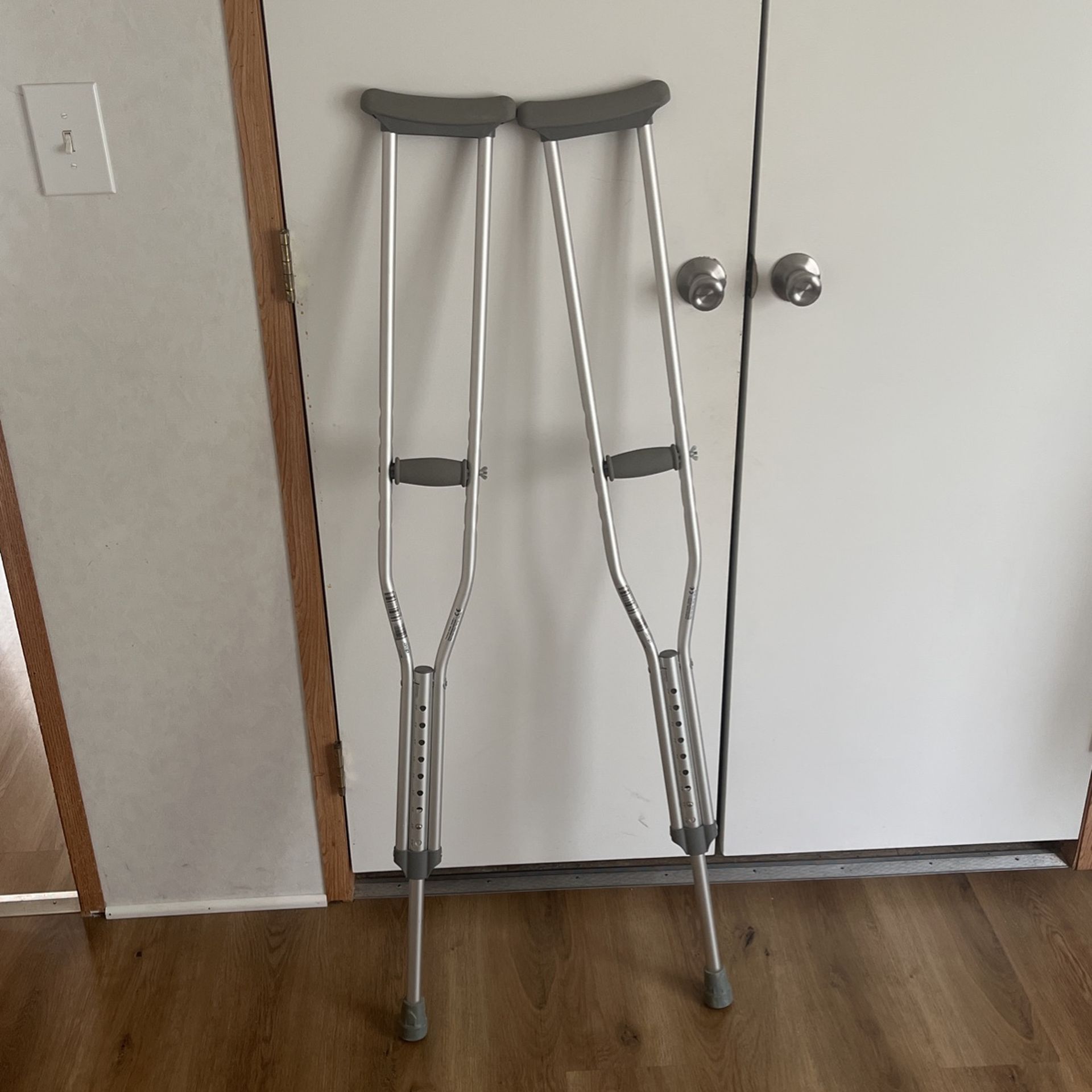Crutches 