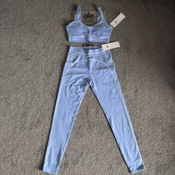 Alo Yoga Women’s Set Sky Blue Size M/8