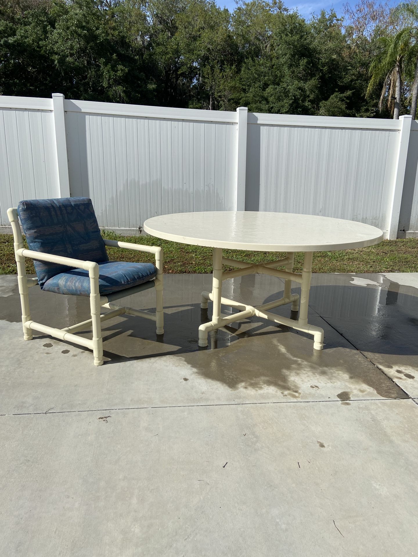 Patio Table W/Chairs