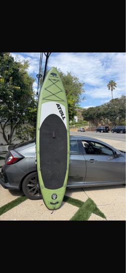 Paddles board