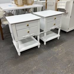 Homsee Set of 2 Vintage Wooden Nightstand with 2 Drawers and Bottom Shelf, Elegant Bedside Table End Side Table for Bedroom, Living Room, White (19.7”