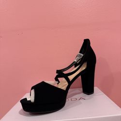 Black Heels Size 8 1/2