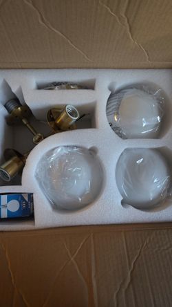 3 Globe Ceiling Light