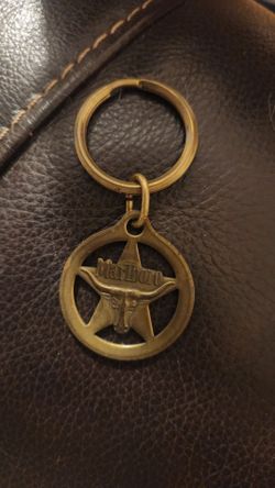 VINTAGE BRASS MARLBORO KEY CHAIN