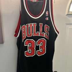 Chicago Bulls Jersey 33 Size 48 