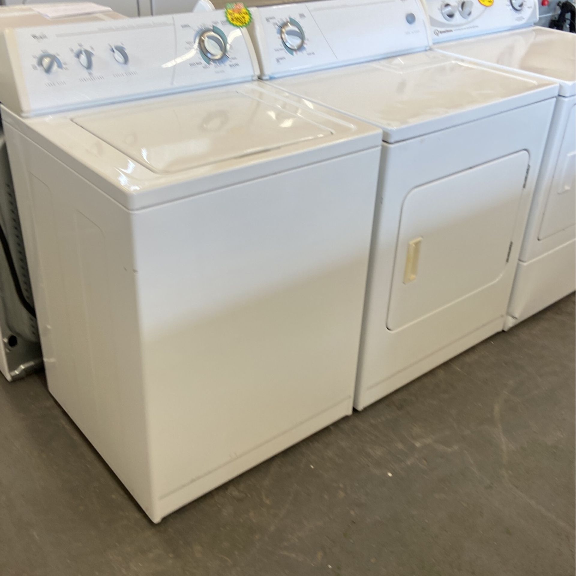 WHIRLPOOL WASHER AND DRYER SET