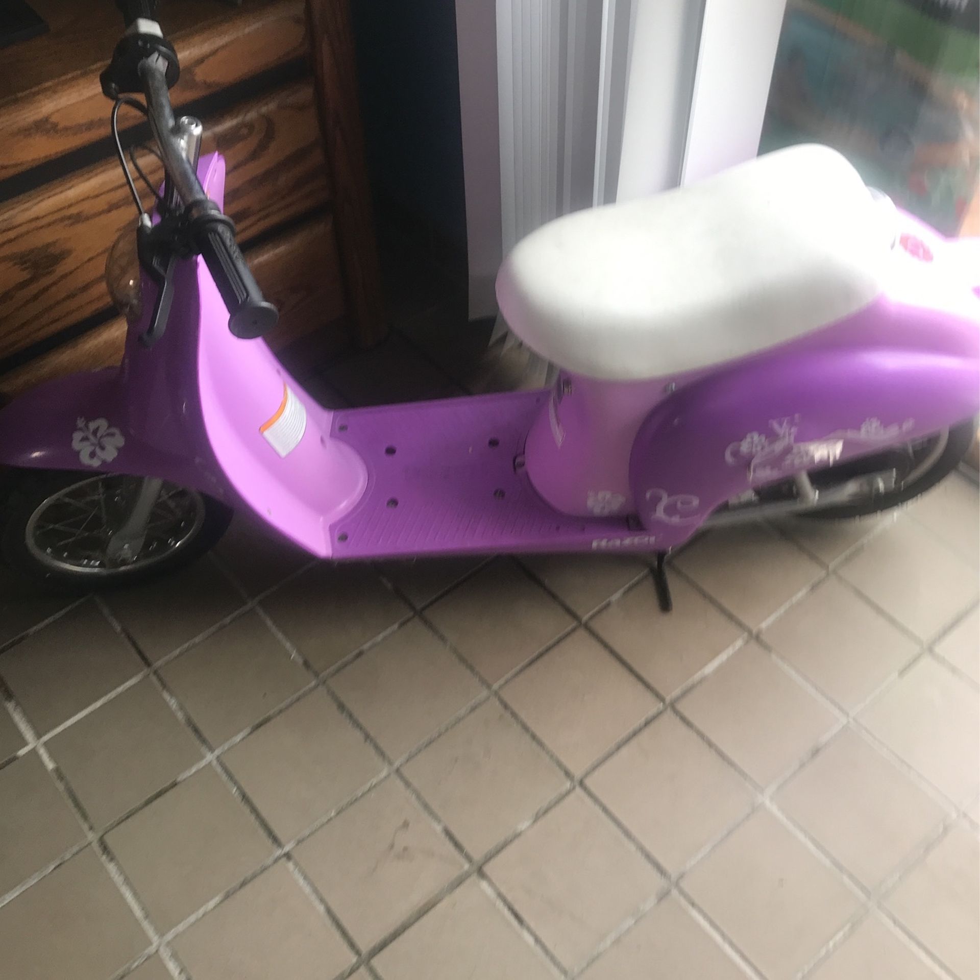 Very Nice Kids Scooter With Charger