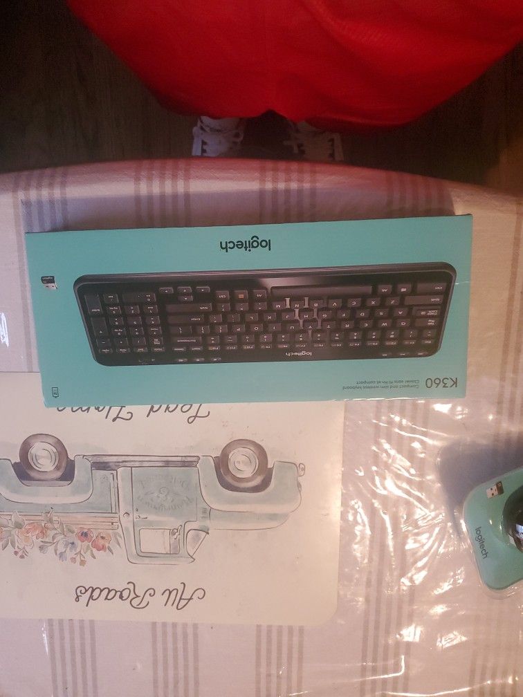 Logitech Wireless Keyboard and Wireless Mouse 