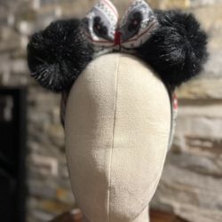 Disney World Parks OS  Minnie Mickey Mouse  PomPom Winter Ears Headband NWOT  #MickeyMouseEars #MinnieMouseEars #DisneyWorldEars #WinterPom-pomHeadban