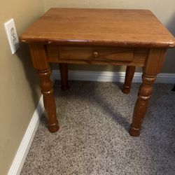 2 Matching End Tables  / Nightstand 