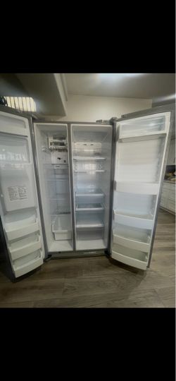 Side-by-Side Refrigerator with Ice Maker