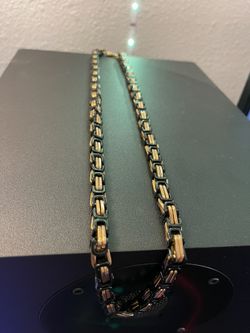 black and gold chain