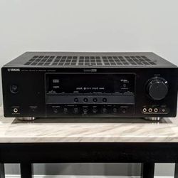 Yamaha Receiver (Read Description)