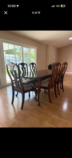 Dinner table 6 chair extender