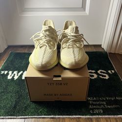 Size 8.5 Yeezy Flax