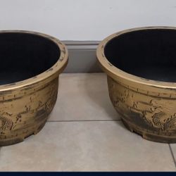 *** REDUCED *** PAIR of 17" Gold Resin Planters @ Lasting Creations