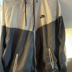 Nike Windbreaker Size Large