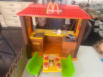 Vintage 1982 Barbie Loves McDonald's Playset - Mattel #5559
