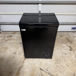 Chest Freezer/Fridge 3.5 Cubic Ft