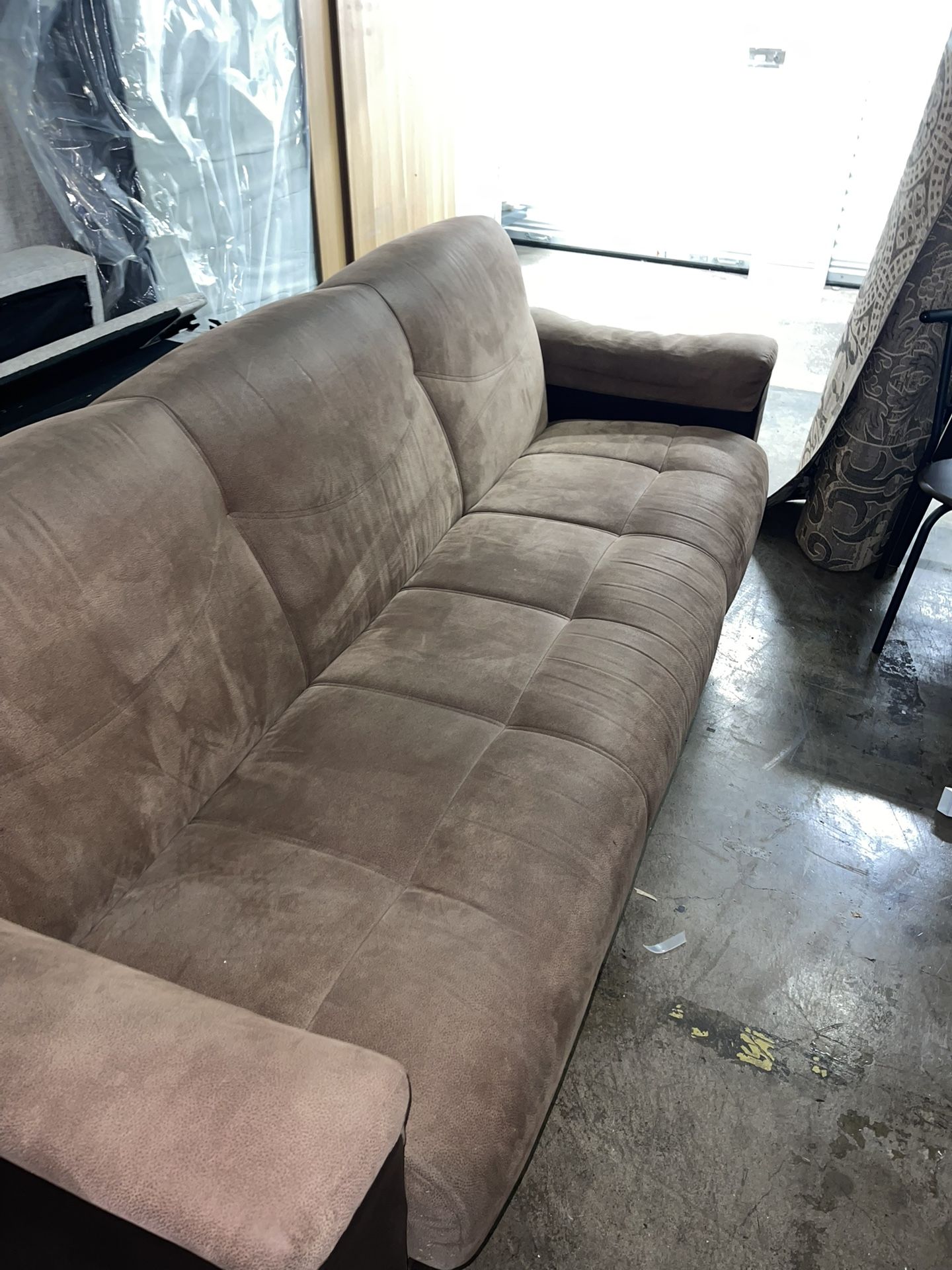 β¨ Like-New Convertible Sofa / Futon β Barely Used! β¨