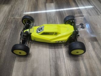 TLR team losi 22 5.0 and 22T 4.0 dirt cars