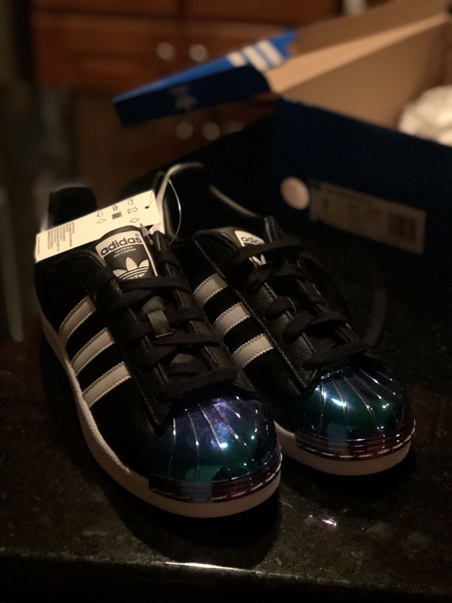 Size 7 Superstar Adidas (Women’s)