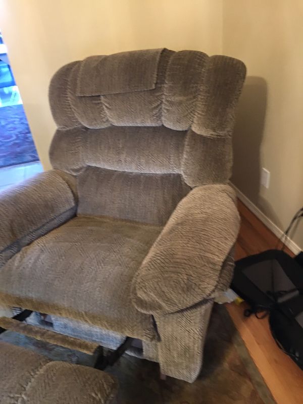 Lazy-boy recliner for Sale in Gresham, OR - OfferUp