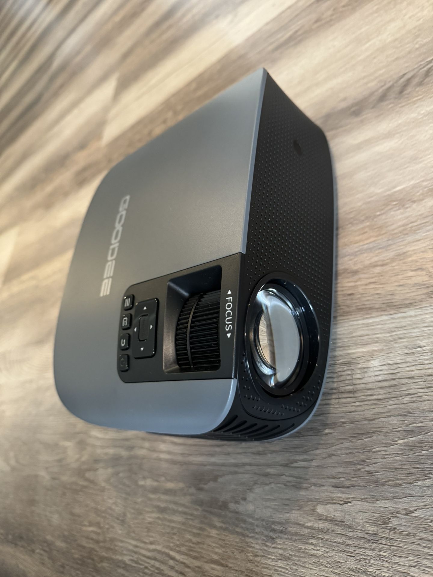 4K Projector And Portable Screen