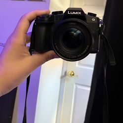 Panasonic Lumix G85 Camera with Kit Lens + Charger