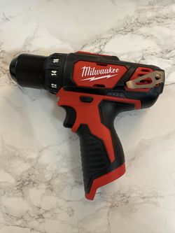 Milwaukee 12volt Drll Driver (tool Only)
