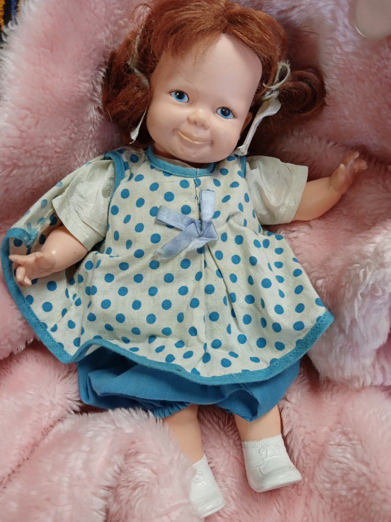 Vintage 1963 Tiny Thumbalina Doll (Works)