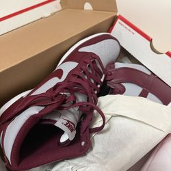 Nike dunk high top size 10 1/2