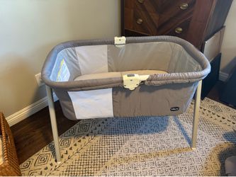 Chicco Lulla-Go travel bassinet