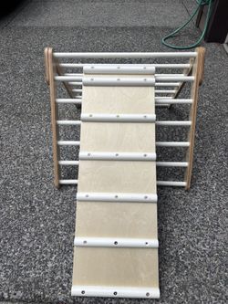Kids Triangle Climber